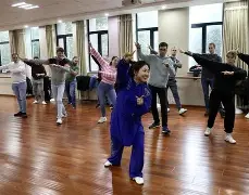 奥斯纳布吕克荣光扬眉，夺冠前路漫漫